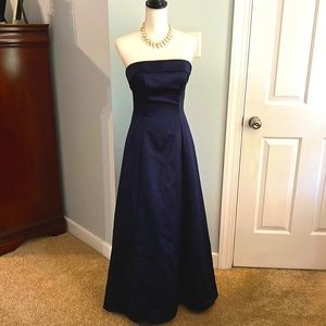 Belle of the Ball! Stunning Navy Satin Gown 5/6